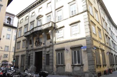 Palazzo Tucci Apartments
