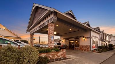 Best Western Plus Bayshore Inn, Photo 2