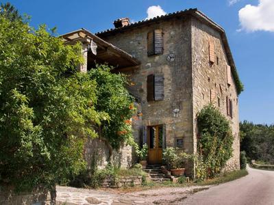 Casa La Valle, Gubbio, Frazione Santa Cristina