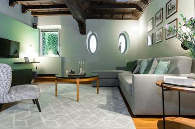 JOIVY Luxurious Apt for 4 near Duomo and Galleria Vittorio