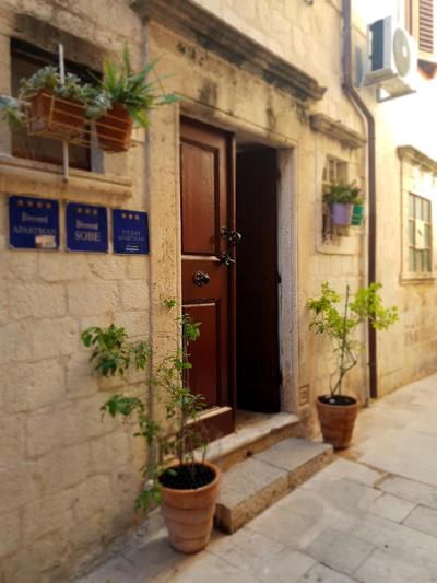 Placeta Apartments & Rooms