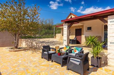 Villa Relax, private pool,barbecue!