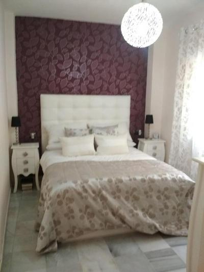 TWO BEDROOMS Leonor Dávalos