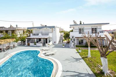 Toulas Studios & Apts No2