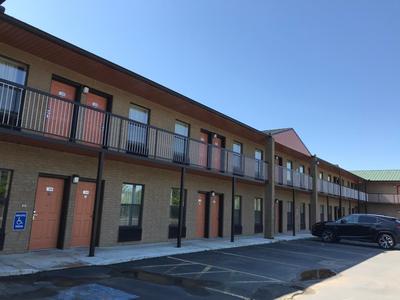 Clairmont Inn & Suites - Warren, 写真 2