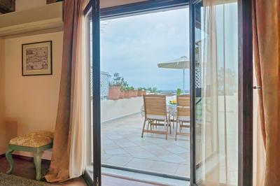 Elois Suites