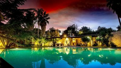 La Villa Apartments