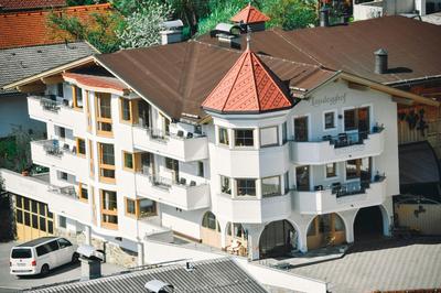 LAUDEGGHOF Ladis - Apartments with Castle Views