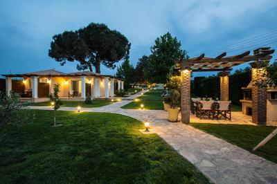 Fragos Garden Studios, Foto 2