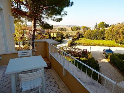 N185 - Numana, meraviglioso trilocale con terrazzo e piscina
