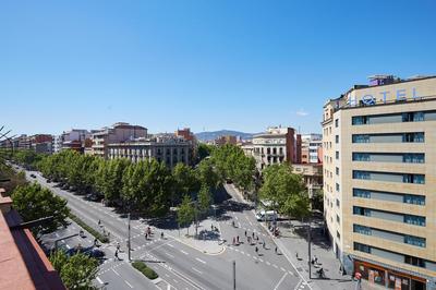 AB Paral·lel Spacious Apartments