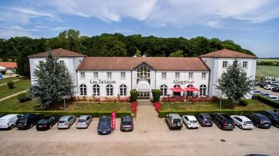 Logis Hôtel & Restaurant - Les Tuileries