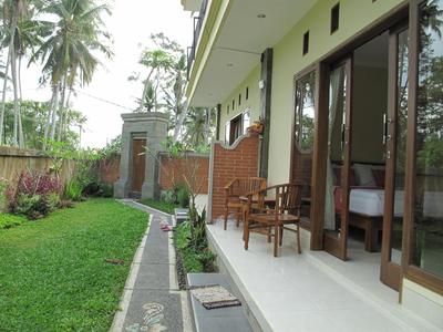 Sunrise coconut House