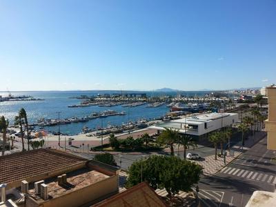 2 bedroom's flat on the beach, City center, 1 line