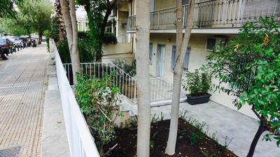 Stylish Apartment with Patio, 5min to Metro