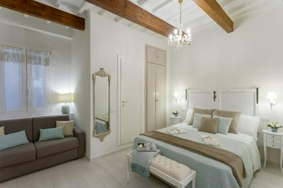 Accademia Gallery Charming Suite
