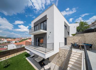 Villa Salt - 10 people, heated pool, Trogir, near beach & Split airport