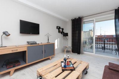Loft 3 pièces duplex 3 étoiles calme centre ville à 5 mn des plages et palais
