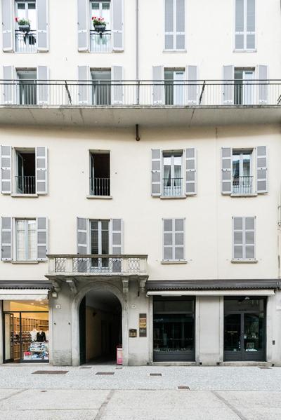 Central & Modern Apartment by Rent All Como