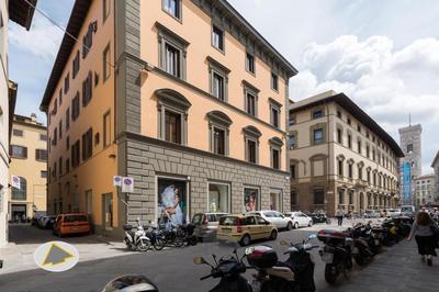 Luxury apartment in city center