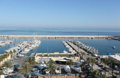 Apartment on the harbor, first line with beautiful sea view in 4 star hotel