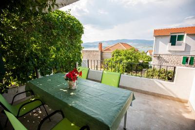 Charming villa with sea view and swimming pool