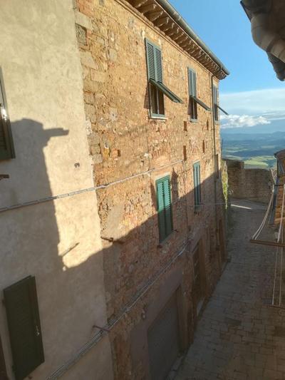 Vicolo dei Ciliegini, 10