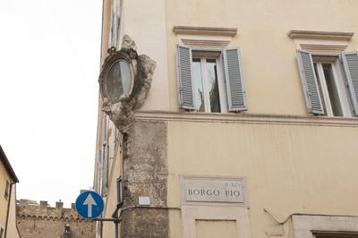 Quiet pied a terre with terrace in Borgo Pio