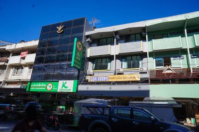 Lux Rooms Night Bazaar