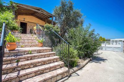 Sunny Countryside Villa - With private pool