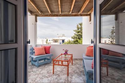 Menta II in Naousa with free parking Paros