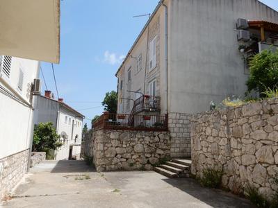 Apartment Dado