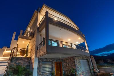 Luxurious House Near the Sea