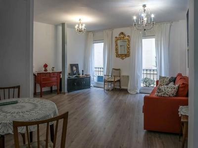 Luminous, central, new and chic.