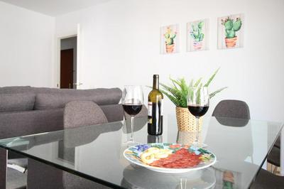 Del Parque Flats - Zamarrilla
