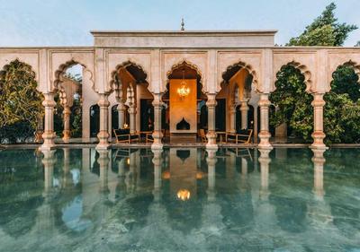Palais Namaskar