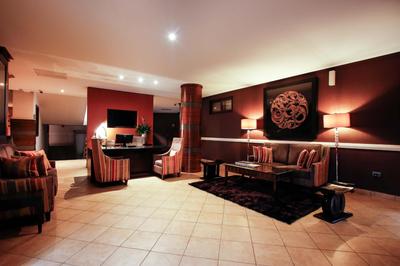Oak Plaza Suites