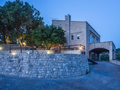 Stone Built Private villa Limeri with pool, BBQ & Shaded Patio