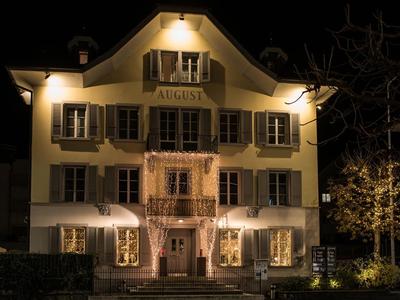 August Restaurant Hotel