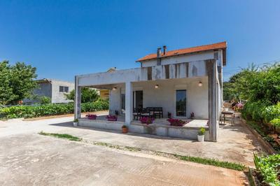 Topalli Apartments