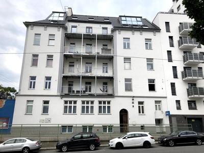 Spacious Apartment in Center with Terrace