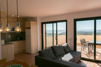 2 bedroom apartment close to the center of Begur. Terrace and panoramic sea views Ref:H41