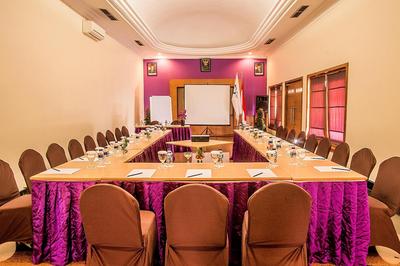 Famous Hotel Kuta Formerly Permata Kuta Hotel