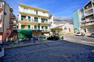 Family apartments Leona Makarska