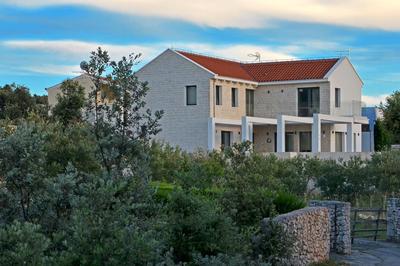 Villa VI