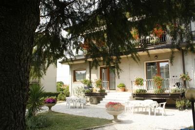 Vanda Luxury House near Gardaland and Garda Lake
