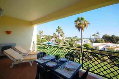 Apartment Coelha Beach - Pool - Free Wi-Fi - Air Con