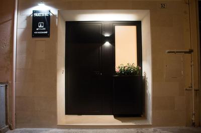 SUITE 52