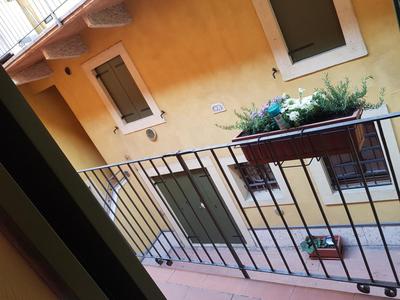 Elly's House