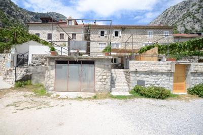 Stone House Dragutinovic